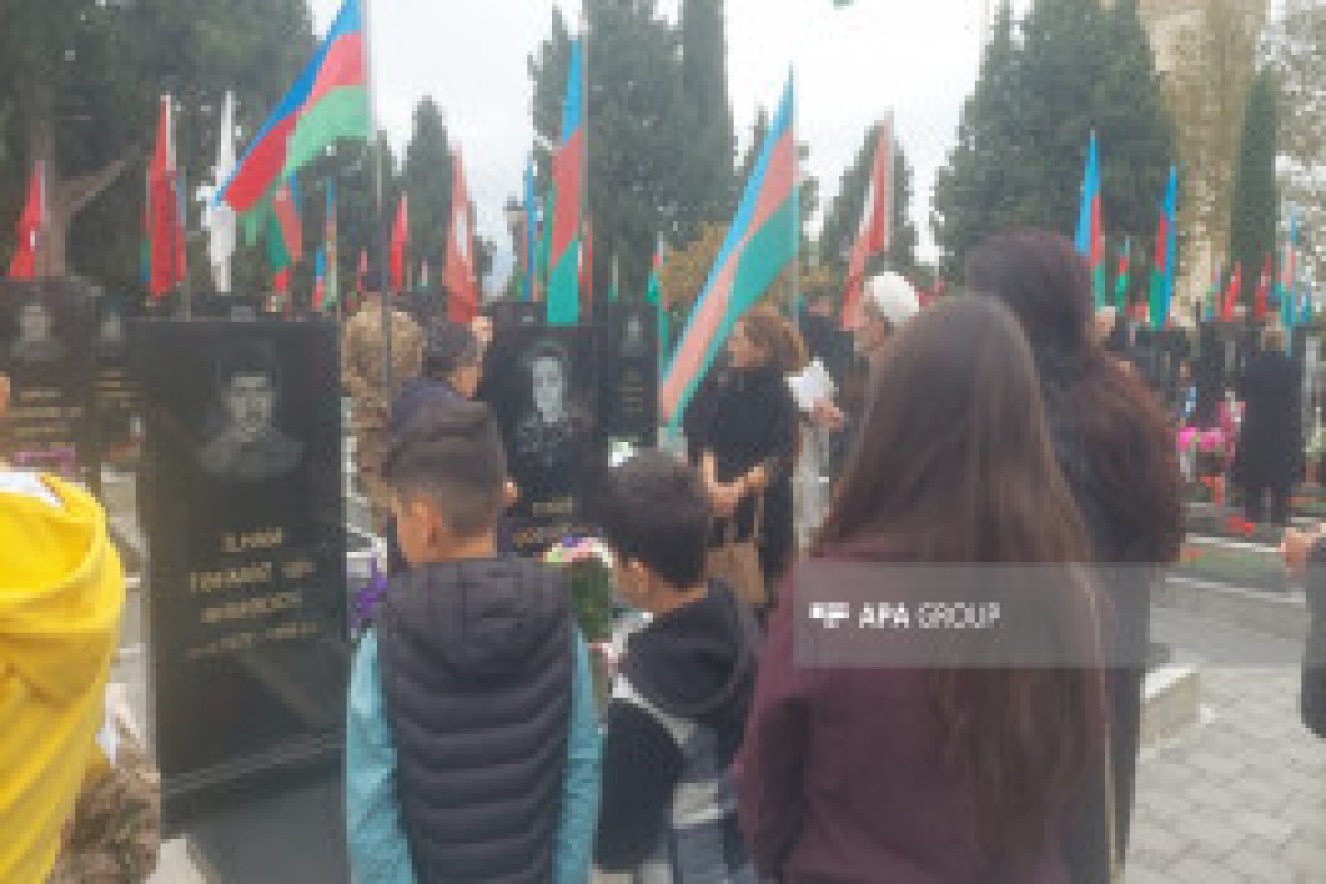 В Гяндже почтили память павших героев Отечественной войны -ФОТО 