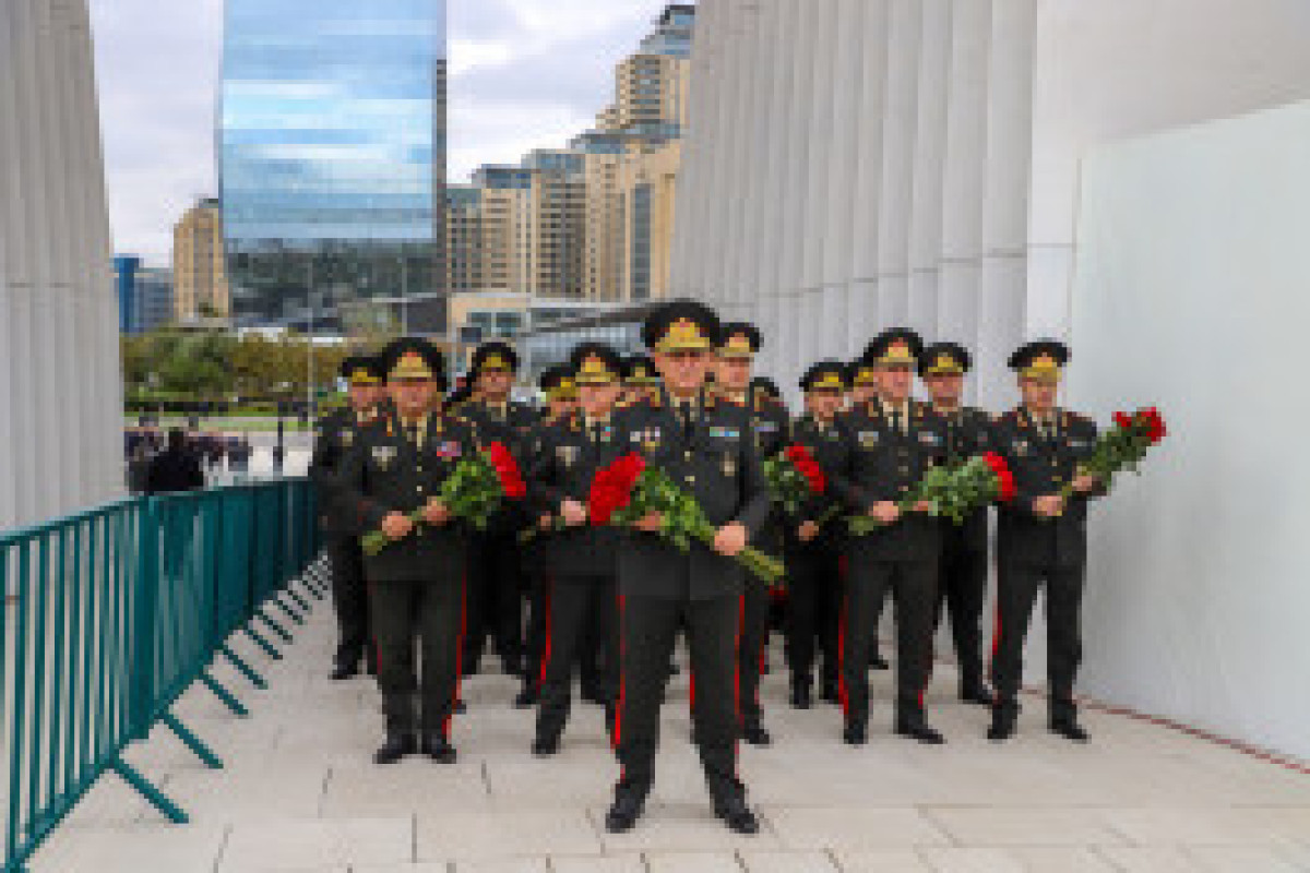 Сотрудники Госслужбы по мобилизации почтили память шехидов-ФОТО 