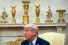 Трамп за свой счет украсил Белый дом золотыми деталями-ВИДЕО 