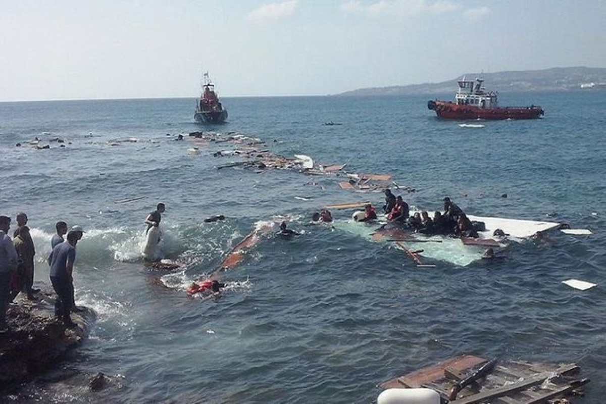 У берегов Турции затонула лодка с нелегалами, 19 погибших