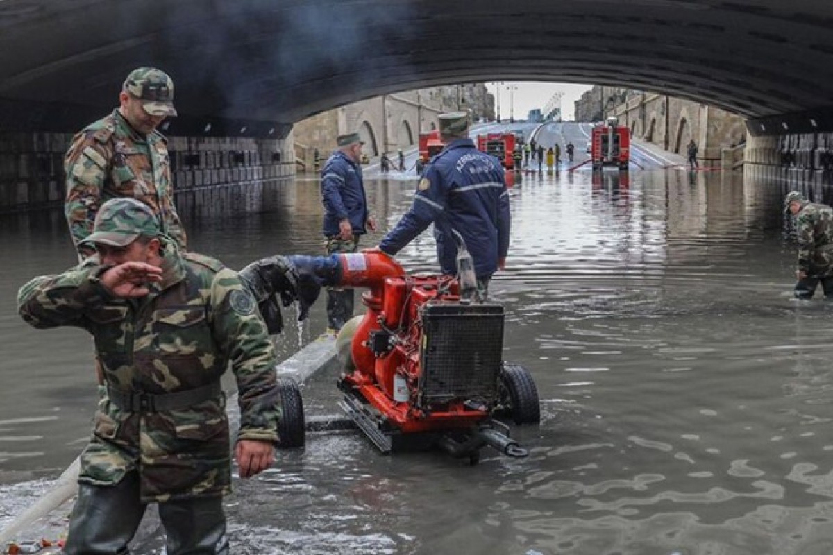 Дожди на миллионы: В Баку назвали сумму ущерба после мартовских ливней 