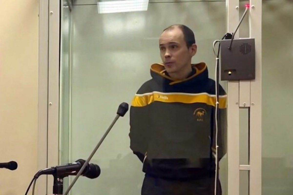 Российский блогер получил 2,5 года колонии за плевок на Георгиевскую ленту