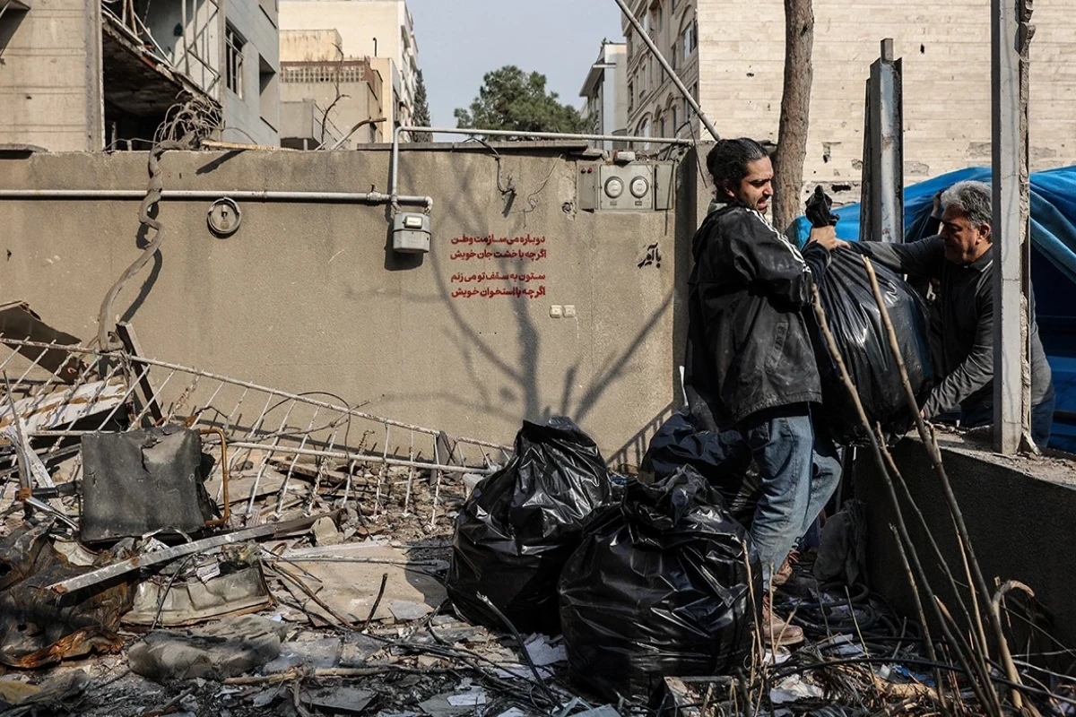 В Иране заявили о жертвах после удара по мосту в предместье Тегерана