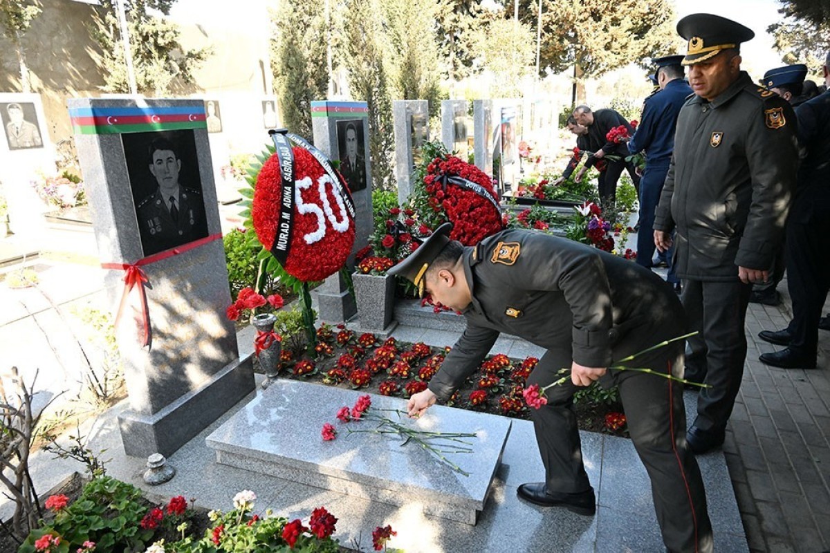 В Азербайджане почтили память военных летчиков, погибших в Апрельских боях-ФОТО 