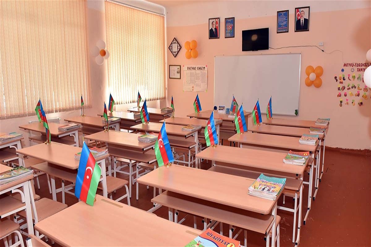 В Азербайджане построят 21 новый центр профобразования