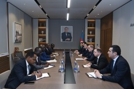 Проведены политконсультации между Азербайджаном и Угандой