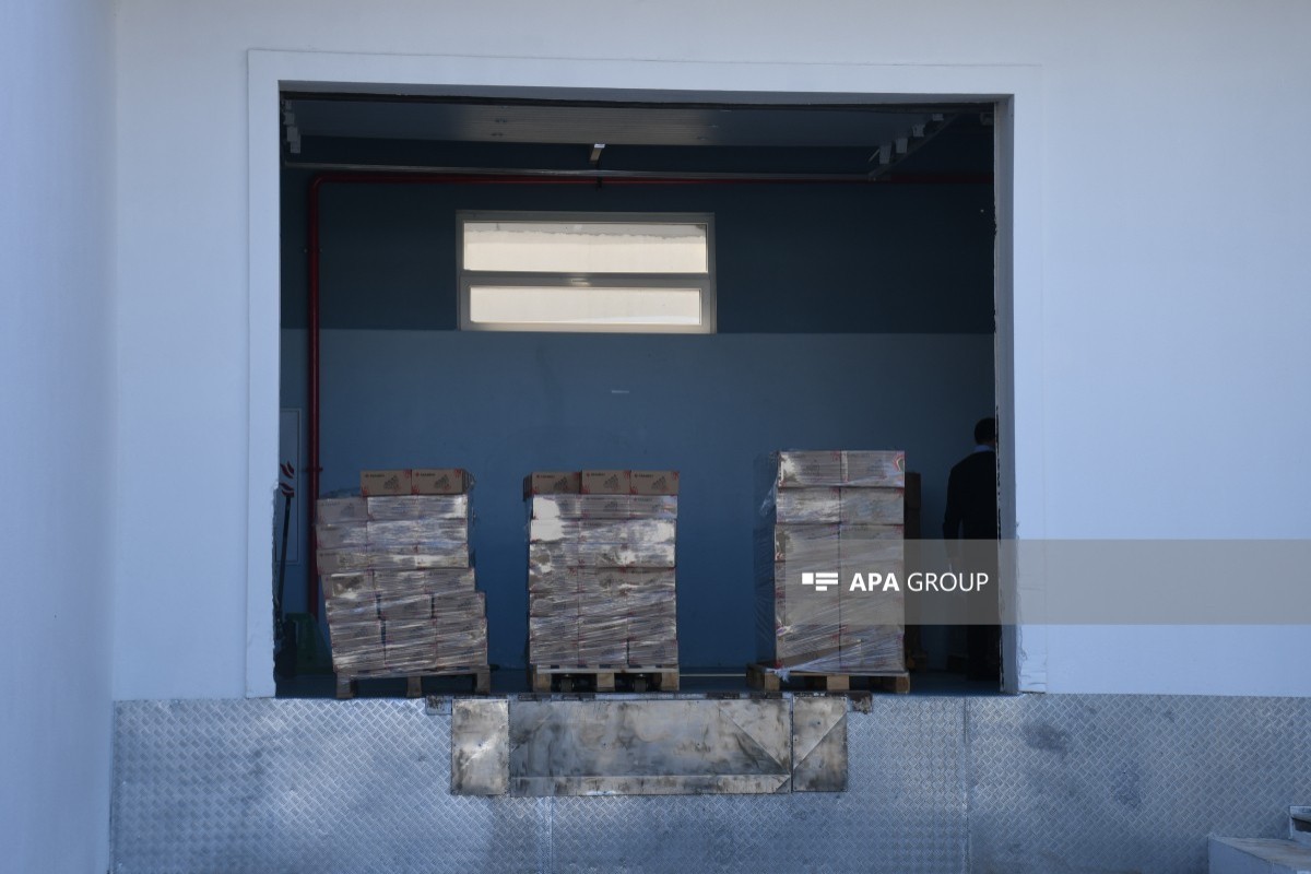 Азербайджан направил в Иран 200 тонн гуманитарной помощи-ФОТО 