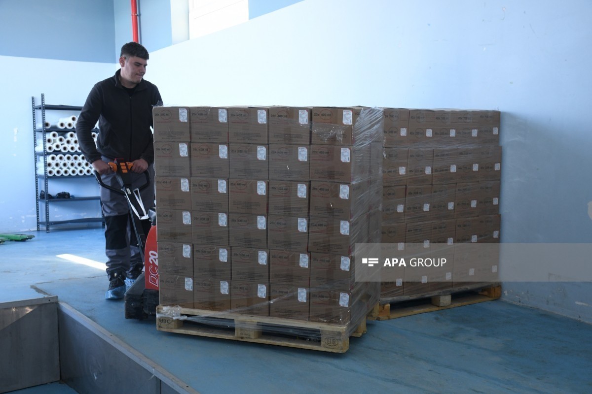 Азербайджан направил в Иран 200 тонн гуманитарной помощи-ФОТО 