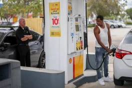 Средняя цена бензина в США с начала войны с Ираном выросла на 37%