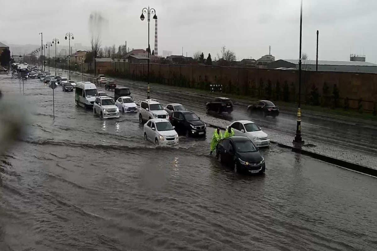ЦИУТ: Из-за дождливой погоды движение транспорта затруднилось, образовались заторы-ФОТО 