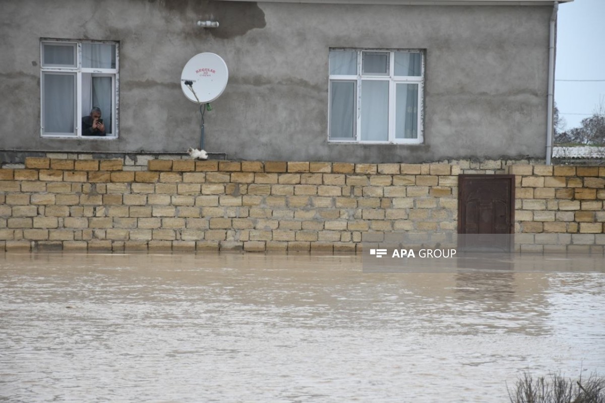 В Хызинском районе сошли сели: МЧС эвакуирует людей-ФОТО 