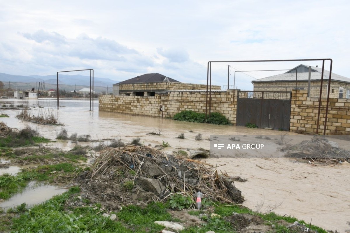 В Хызинском районе сошли сели: МЧС эвакуирует людей-ФОТО 