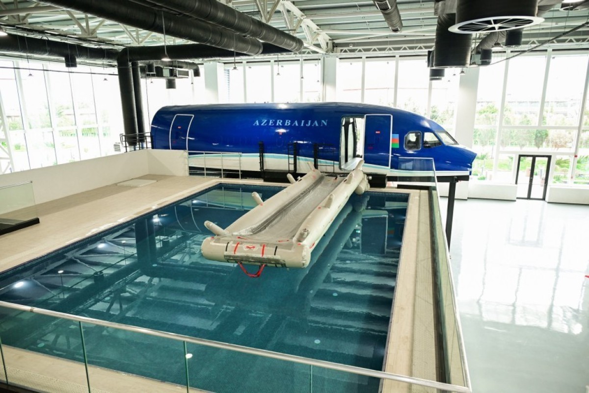 Ильхам Алиев принял участие в открытии учебного центра в Академии авиации -ФОТО 