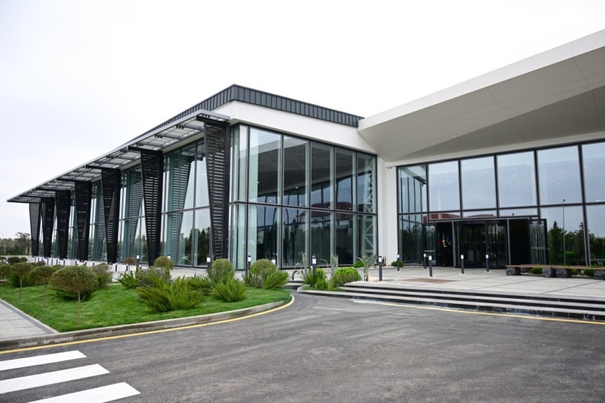 Ильхам Алиев принял участие в открытии учебного центра в Академии авиации -ФОТО 