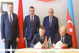 Гянджинский автозавод и МАЗ договорились о выпуске новой партии техники
-ФОТО 