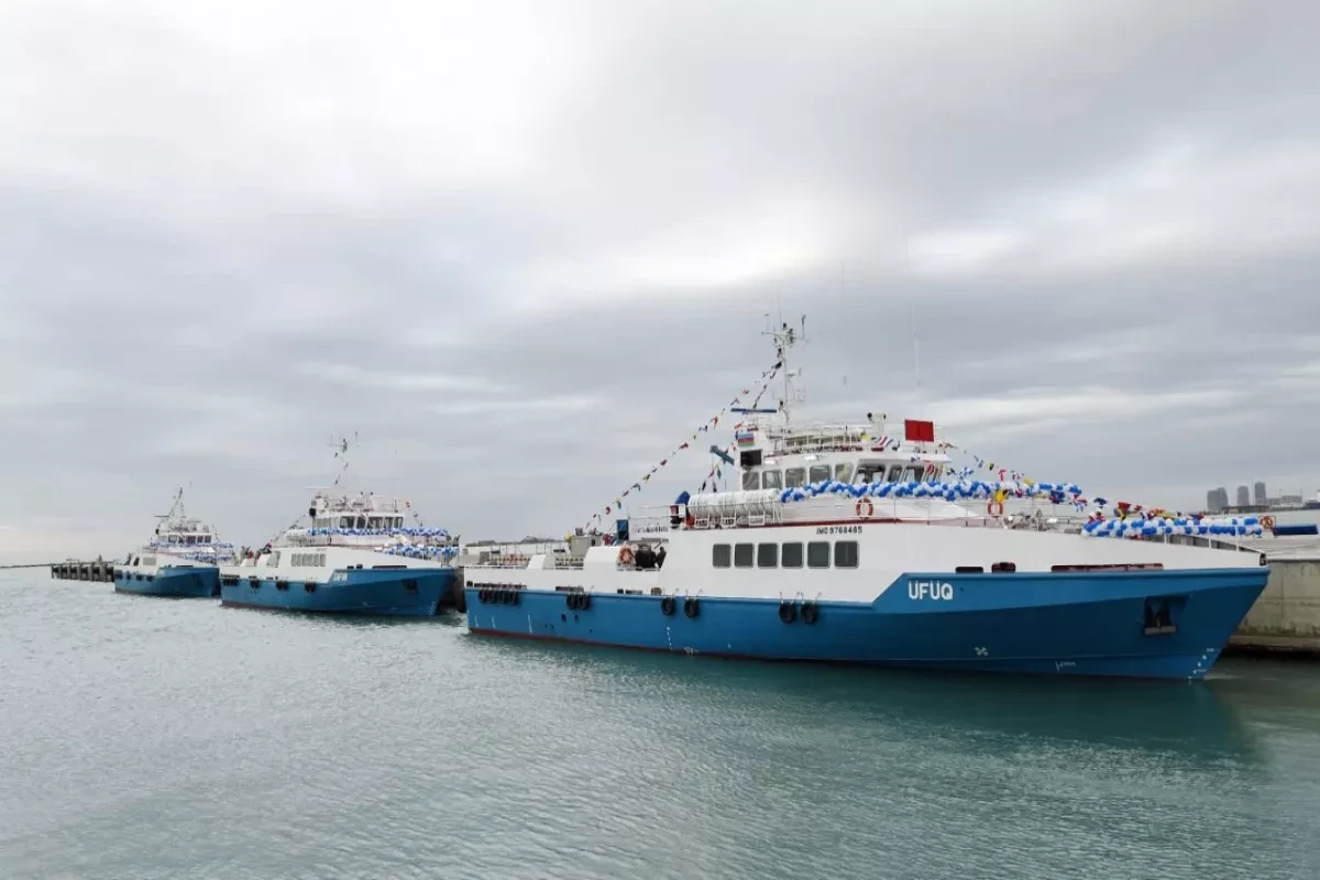 Азербайджан увеличивает перевозки через Каспий