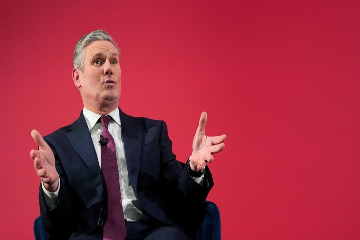 Премьер Британии оказался в отпуске во время обострения ситуации