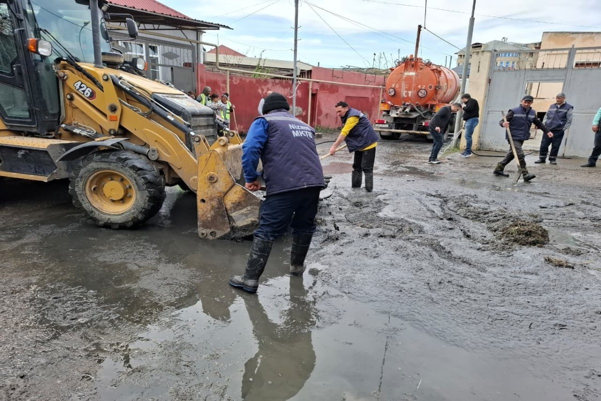 В Кешля устраняют последствия подтопления после ливней-ФОТО 