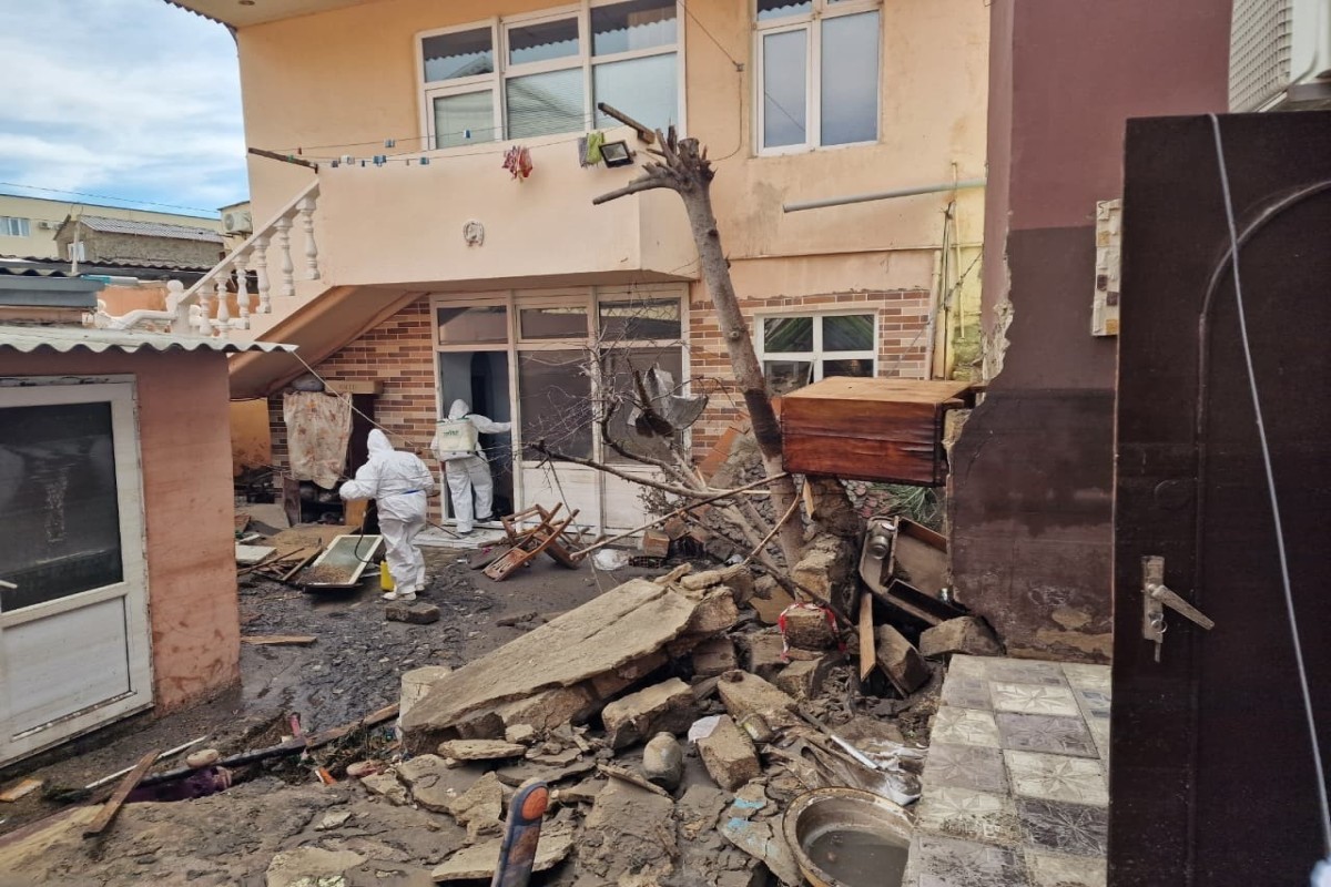 В Кешля устраняют последствия подтопления после ливней-ФОТО 