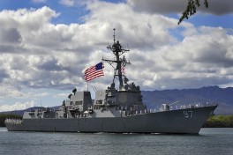 Хегсет: Два военных корабля США прошли через Ормузский пролив