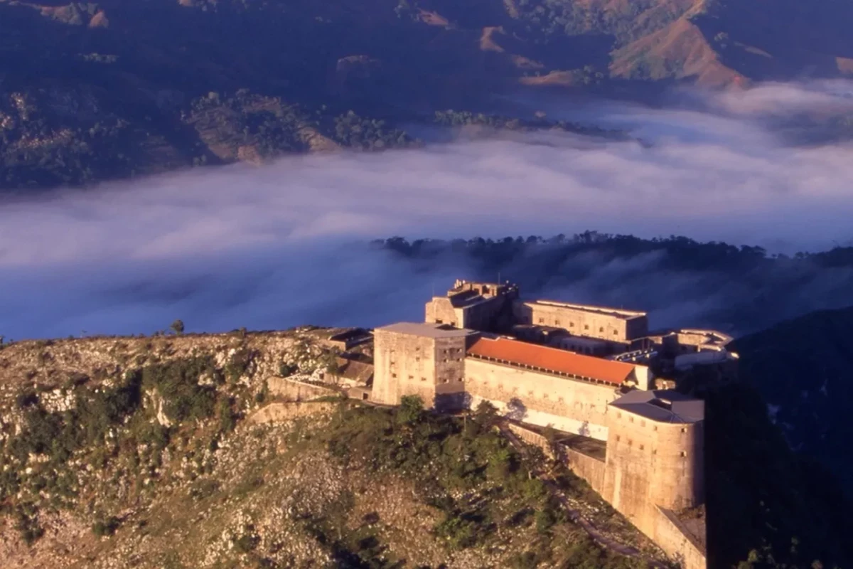 На Гаити в давке около старинной крепости погибли 30 человек