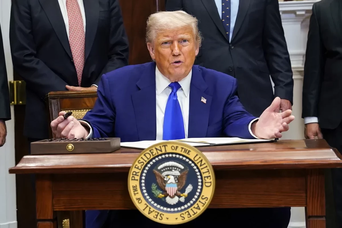 Трамп заявил, что его устраивает отказ Ирана от переговоров с США