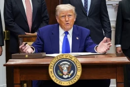 Трамп заявил, что его устраивает отказ Ирана от переговоров с США