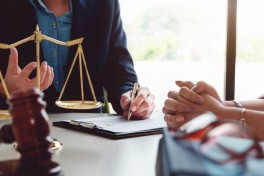 В Австралии 13-летняя девочка попала под суд по обвинению в 109 преступлениях