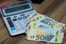 Средняя зарплата в Азербайджане превысила 1 099 манатов