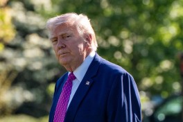 Трамп: Ни одна страна не может шантажировать мир, перекрывая Ормузский пролив