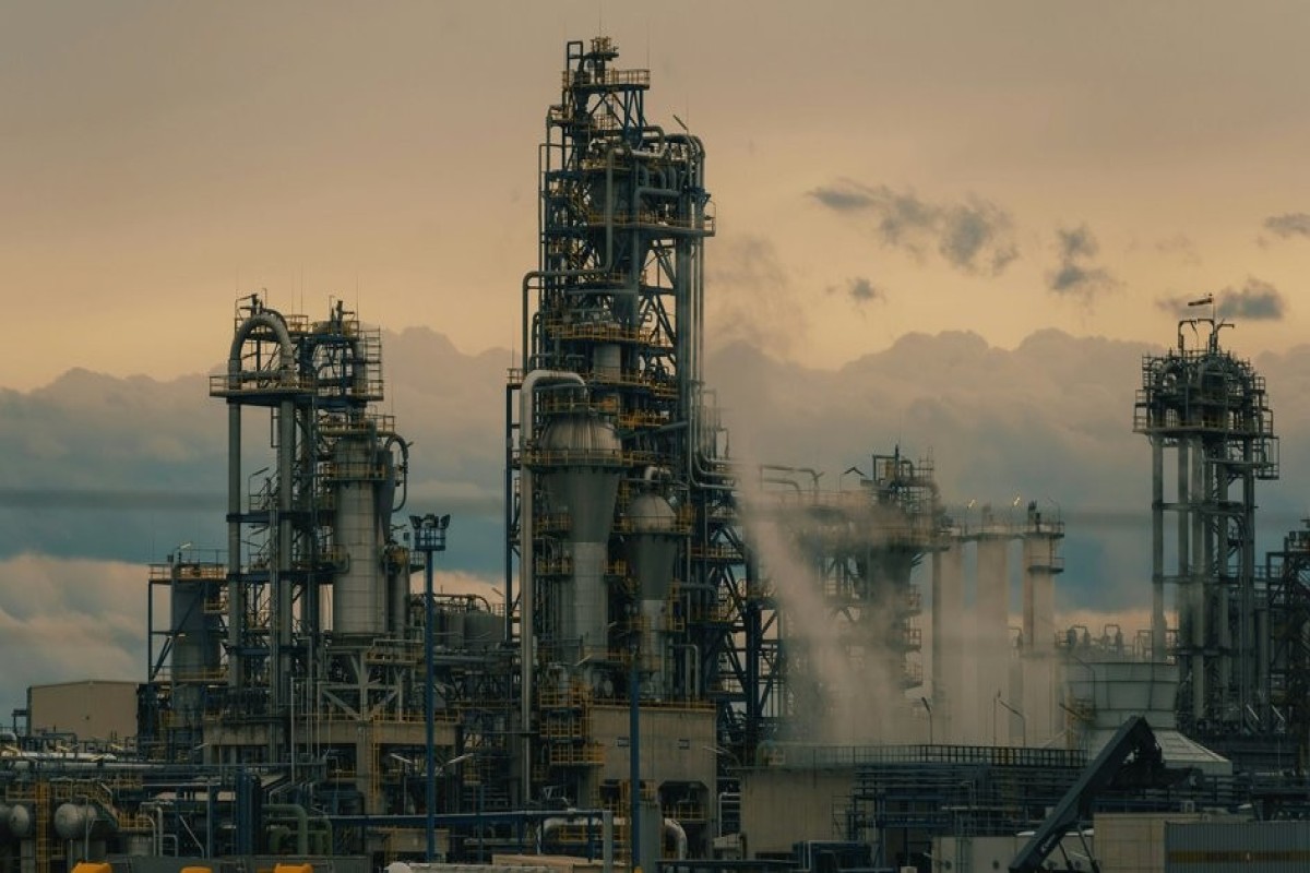 Перебои с нефтью остановили главный НПЗ в Бангладеш