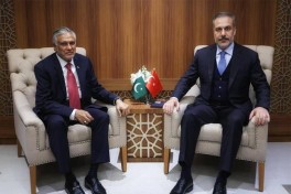 Главы МИД Турции и Пакистана обсудили предстоящие переговоры США и Ирана