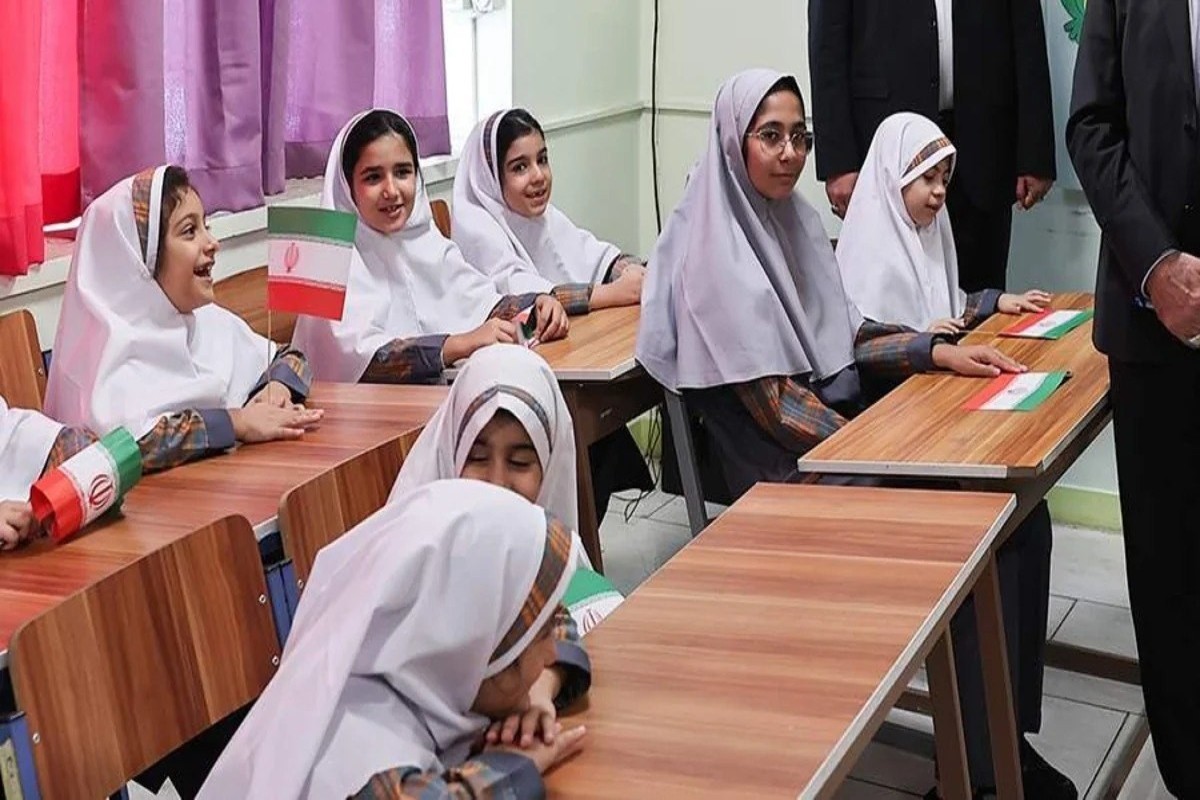 Школы в Иране переходят на дистанционное обучение