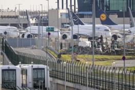 DPA: в Германии из-за забастовки отменены сотни рейсов