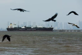 США обещают перехватывать иранские суда по всему миру