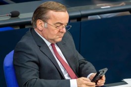 В Германии запретили личные устройства на секретных совещаниях