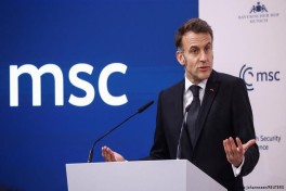 Макрон призвал запретить фейковые аккаунты в ЕС