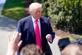 Трамп указал на "плачевное состояние" экономики Испании