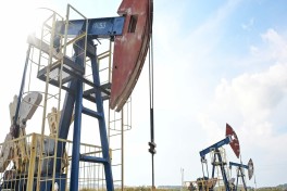 КСИР: Иран может на год приостановить добычу 15 млн баррелей нефти в день