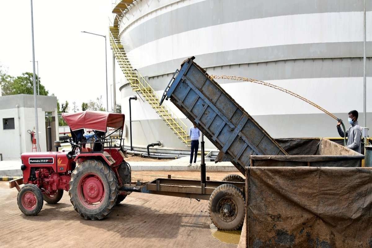 Японская Suzuki начала производить в Индии биотопливо из навоза 