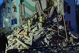 В Сызрани подъезд дома обрушился после атаки дронов