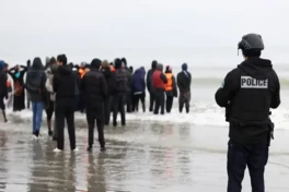 Британия заплатит Франции £662 млн за контроль миграции