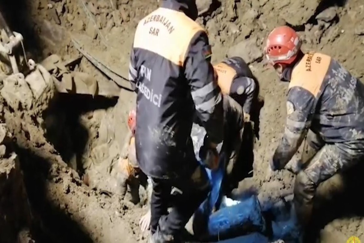 В Гобустане при обвале грунта погиб один человек, еще один спасён-ВИДЕО 