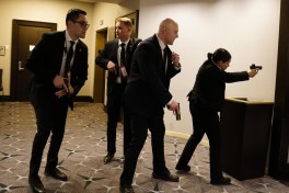 Стрельба произошла на приеме с участием Трампа, стрелявший убит