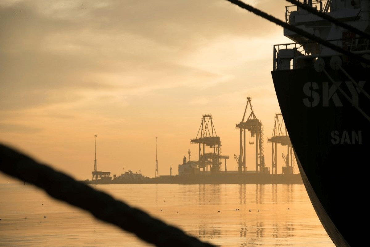 Пакистан разрешил транзит товаров в Иран через свою территорию