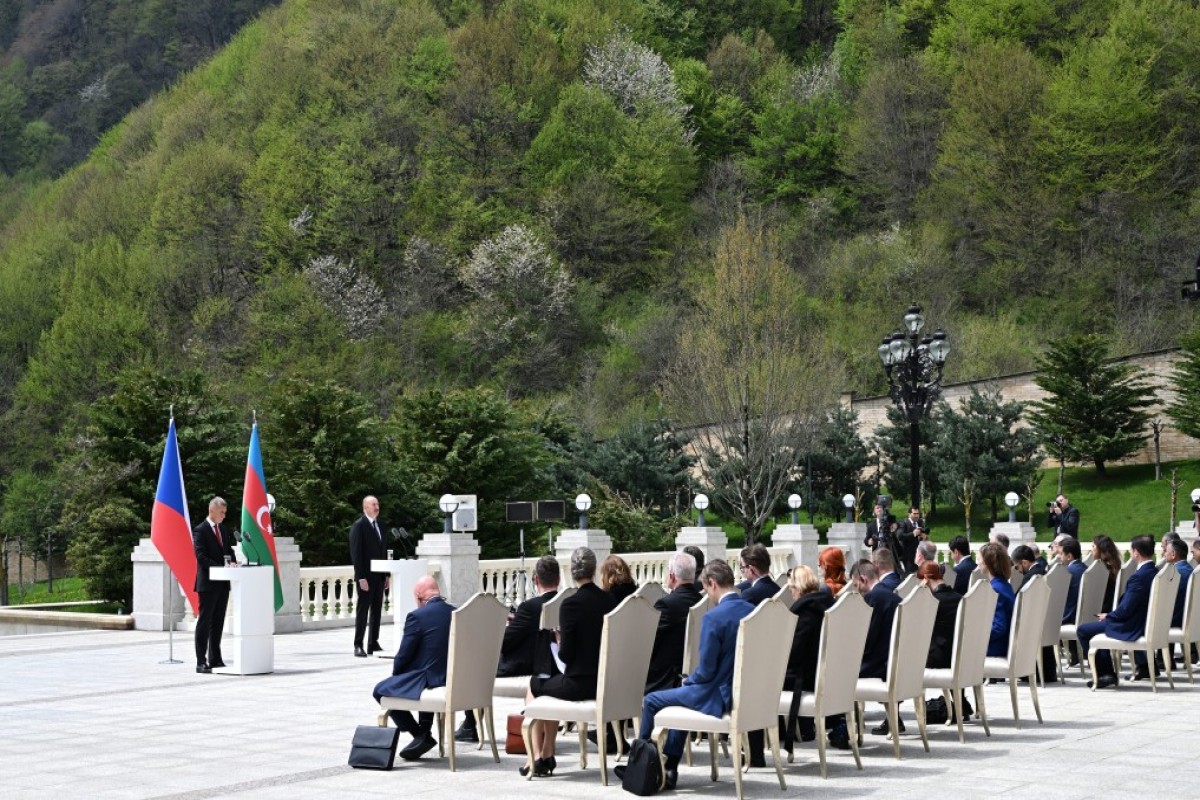Ильхам Алиев и Андрей Бабиш выступили с заявлениями для прессы -ФОТО -ОБНОВЛЕНО 