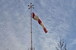 МЧС обратилось к населению на фоне сильного ветра