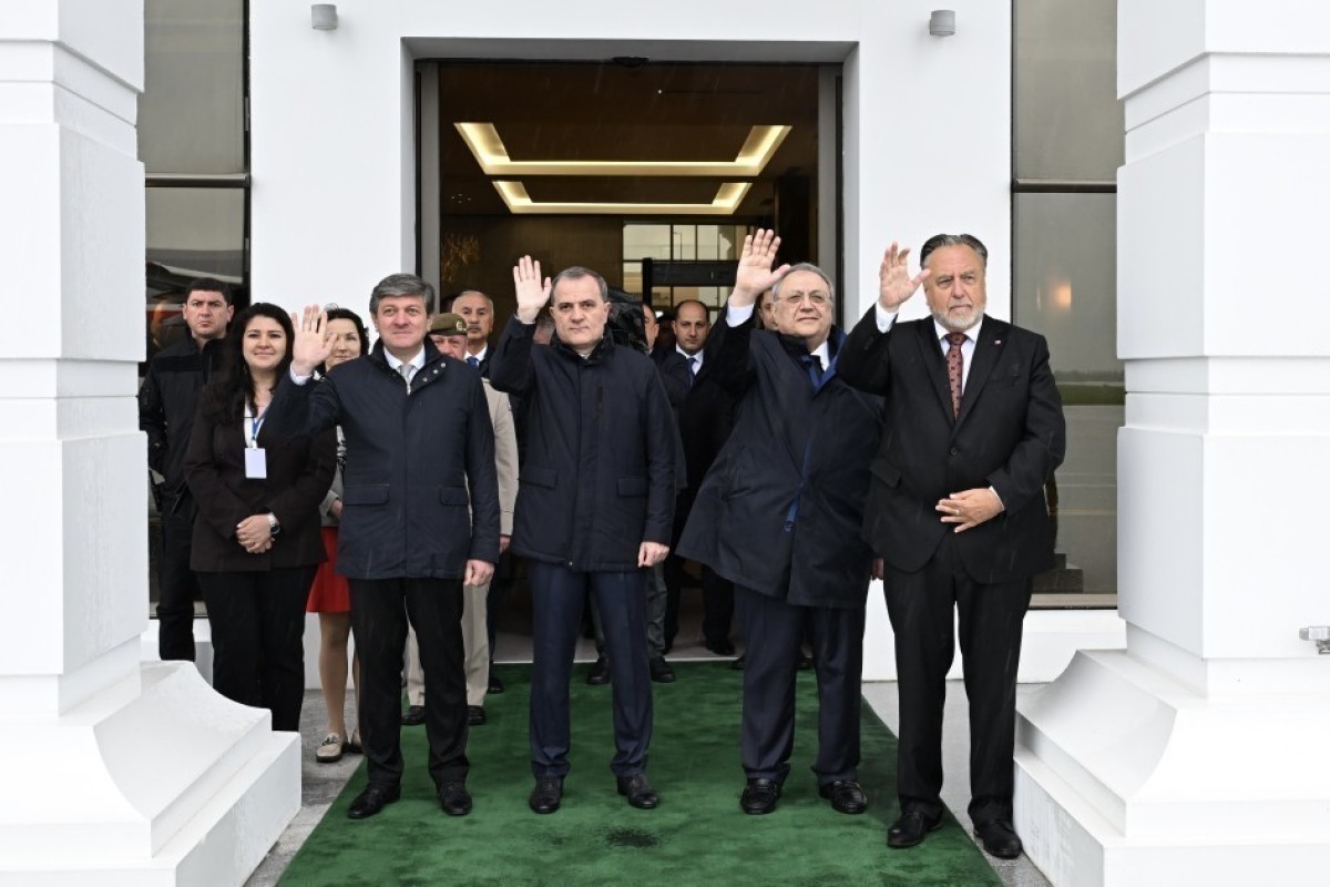 Андрей Бабиш завершил свой визит в Азербайджан -ФОТО 