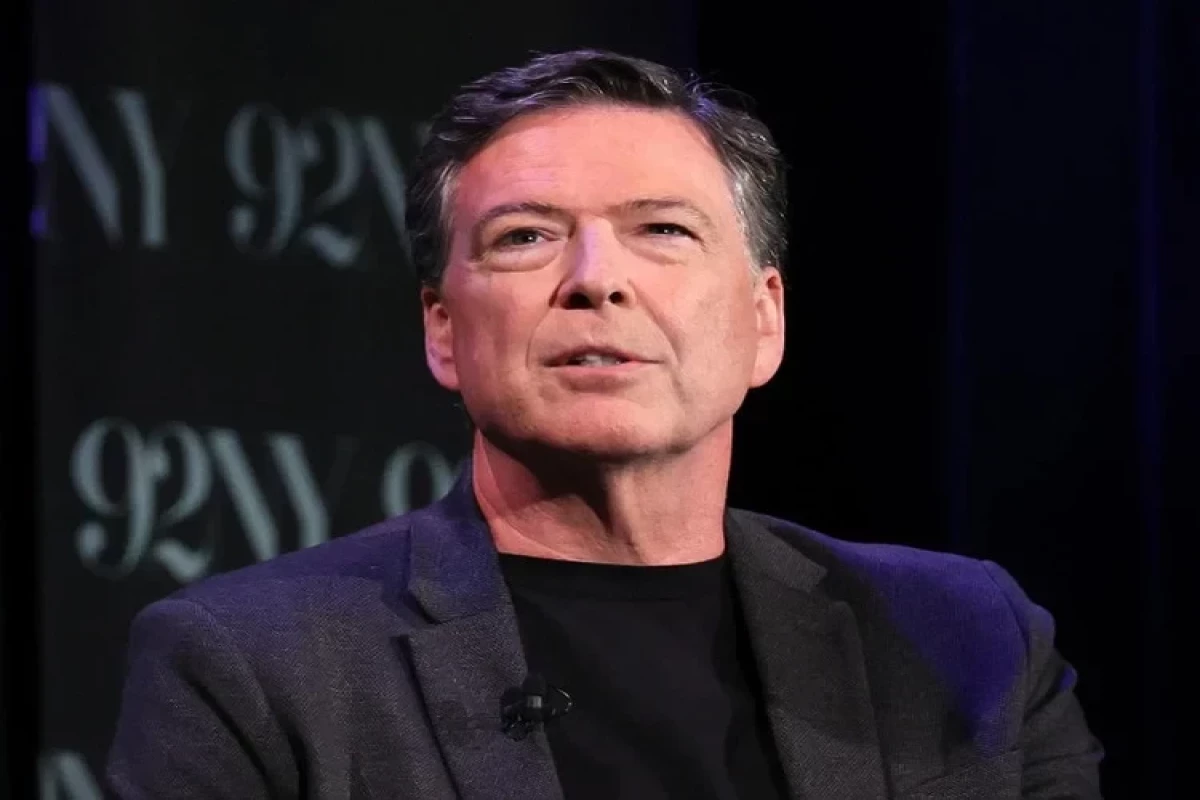 Экс-главу ФБР обвиняют в угрозе жизни Трампа