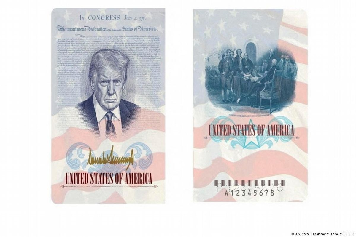 В США выпустят паспорта с лицом Трампа